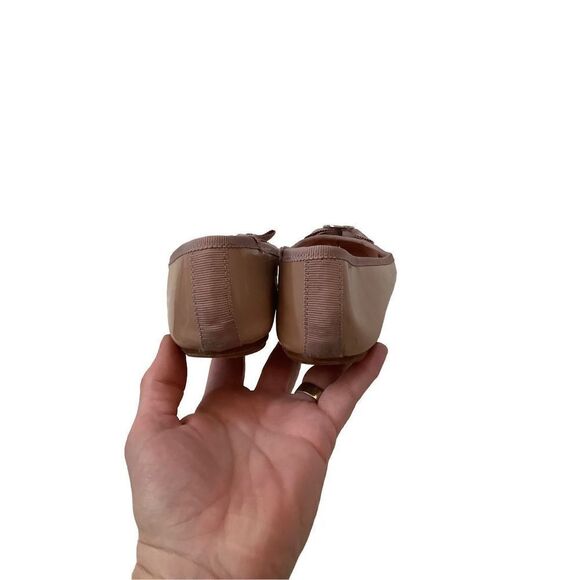 Kate Spade Slip on patent leather bow flats tan with medallion size 6M - Picture 6 of 7